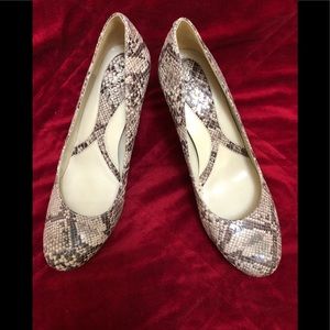 Naturalized snake skin design heels